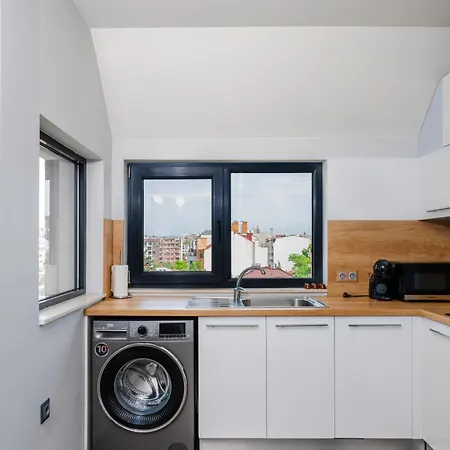Apartment Feel At - 2bd Flat With Parking By Flat Mаnager